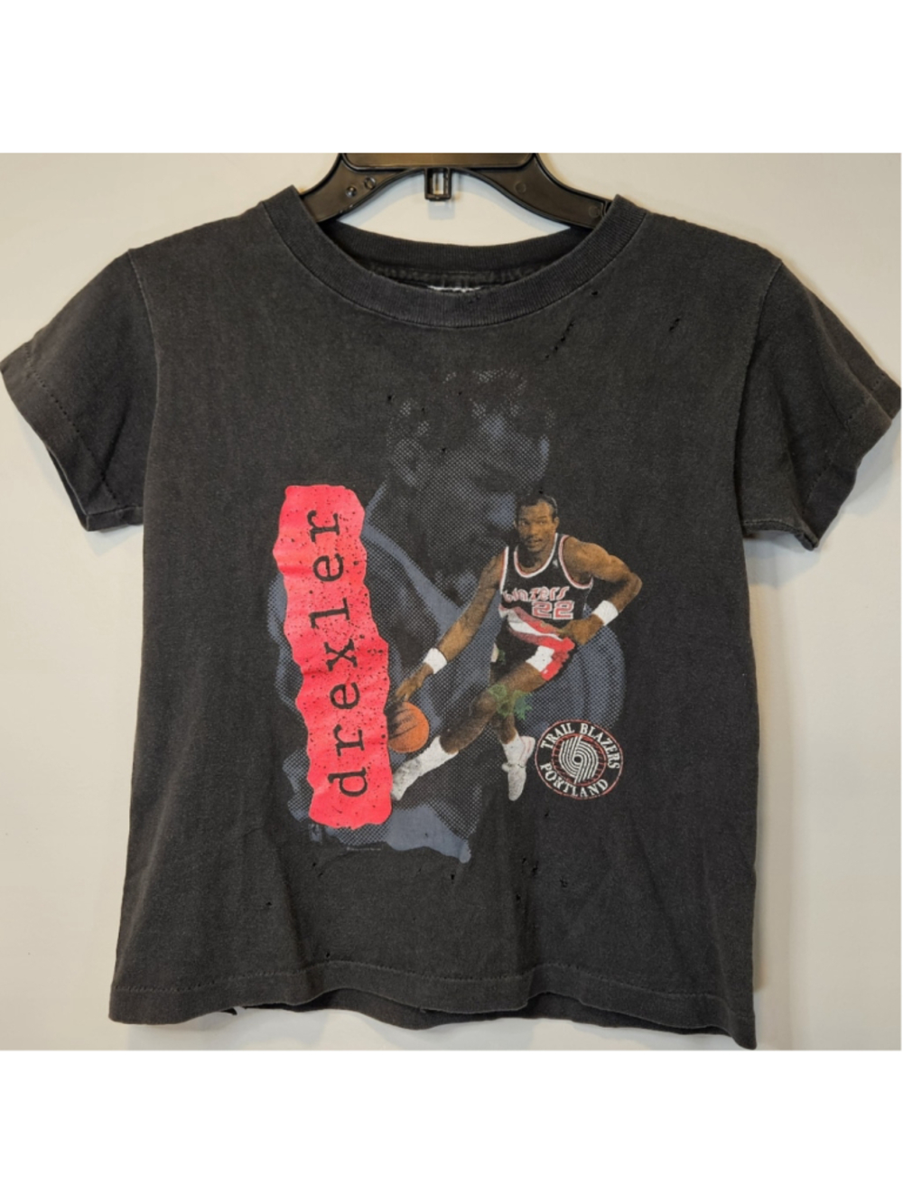 Vintage 90s Clyde Drexler Trail Blazers T Shirt Youth Thrashed Single Stitch
